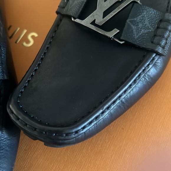 Almost new in great conditions use onces..  still in box .. - Picture 3 of 4